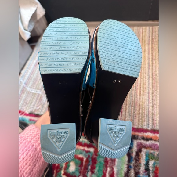 Fluevog NEARLY NEW Summer of Love Amor 60s-inspired blue suede clog-6.5 (fits 7) - Picture 15 of 16